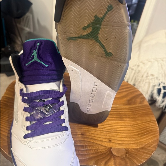 Jordan Athletic Shoes White Purple Teal - Picture 5 of 6